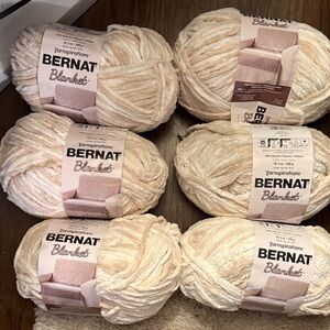Bernat Blanket Yarn in Beach Foam